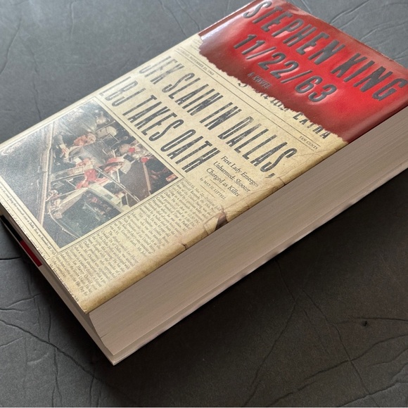 11/22/63: A Novel by Stephen King (1st Edition) | Fiction | Hardcover Book - Picture 7 of 11